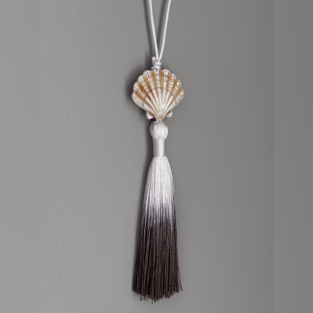 Ceramic Seashell ombre Tassel Necklace